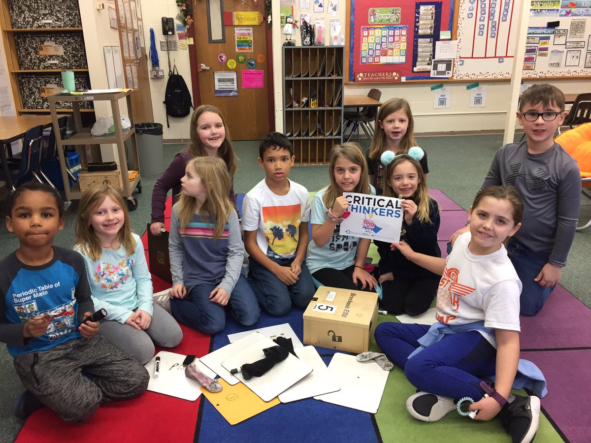 johnson2bf's tweet photo. Both groups broke out and helped the Christmas Express get on its way. @BFroadrunner @GFSchools https://t.co/jTflsxcFXA