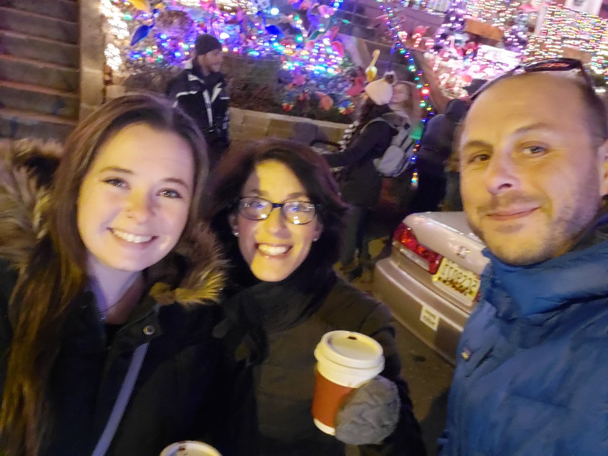 AvidOldmill's tweet photo. And the finale Hamden and a miracle on 34th st. #fancynightout @AVIDAACPS @OldMillHSAACPS https://t.co/JpfCW8FlsO