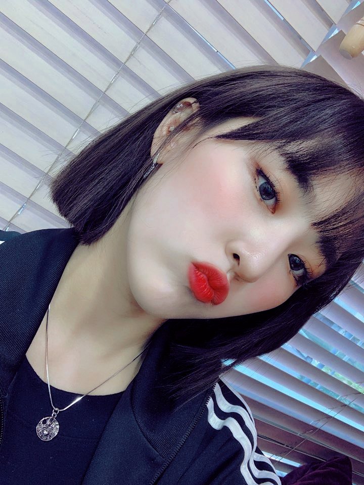 BVNDTWT's tweet photo. [#HAKU] Estoy muy feliz de poder escuchar la preciosa canción que ha sacado 4MINUTE, además se adecua a las fechas navideñas que se aproximan, soy toda una fan suya !

#4MASJINGLE https://t.co/zPA33dZBQi