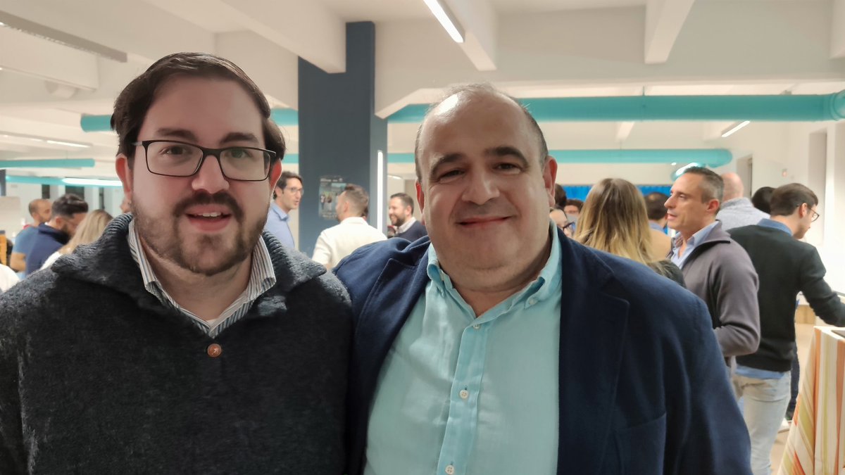 jjv's tweet image. Gracias por venir @carlosblanco @EncomendaVC @dayoneCABK, tenemos que repetir! 😉