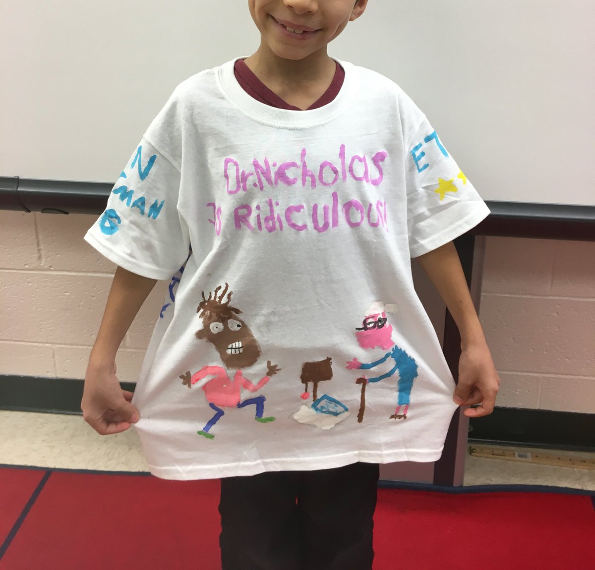 Miss_Ballard's tweet photo. Our T-shirt book reports were a huge hit ! We had so much fun listening to the many different books that were read this quarter @SeldensLanding https://t.co/kVZ5RJzn5l
