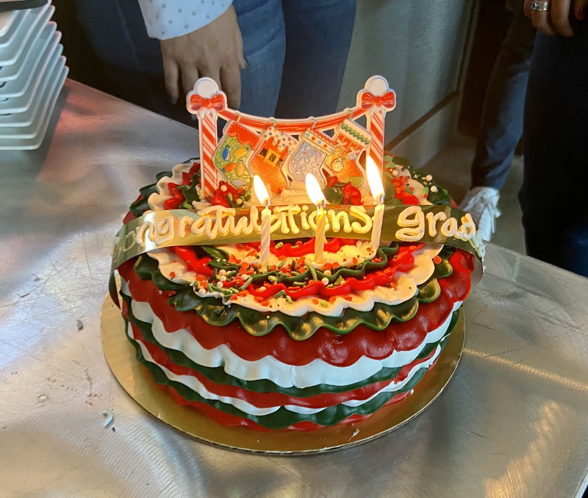 alvarez_ssc's tweet image. Celebrating December graduates and office birthdays at our end of the year gathering! Congratulations to CSPD student associates, Jaime and Urban, who graduated this month! 🎓🎉🎂 #UTSA #UTSAGrad19