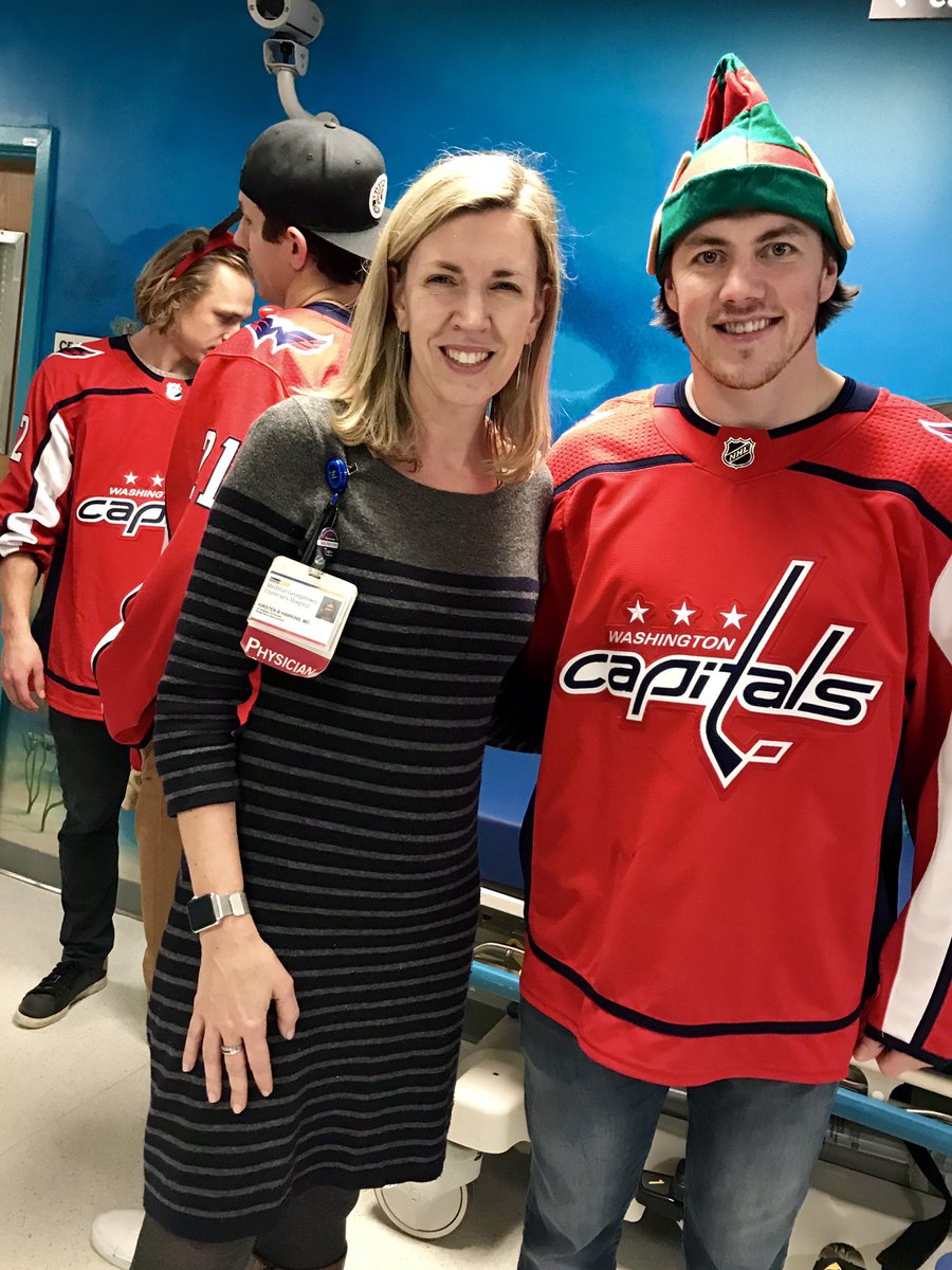 kbhawkins1's tweet photo. Thanks @Capitals for visiting today and make everyone’s day (including future pediatricians on their interview day! ) #CapsCare @MedStarGUH @GUMedicine #GeorgetownPediatrics https://t.co/nX6C05si3D