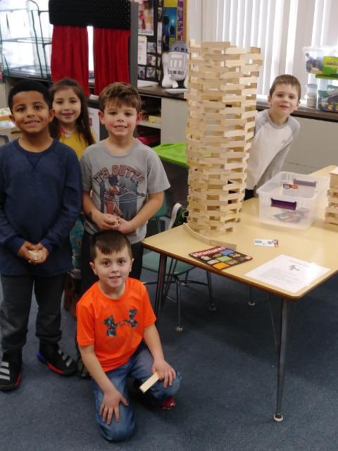 SpringsPrimary's tweet image. Makerspace fun!