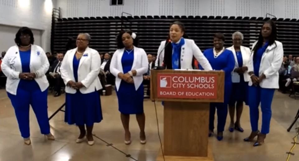 ZetaPhiBetaCols's tweet photo. Our Sister Greek, W. Shawna Gibbs of Delta Sigma Theta Sorority, Inc., was honored for her 13 years of service on the Columbus City School Board! Congratulations! #NPHCColumbus #NPHCUnity #Service #ZetaPhiBeta #DeltaSigmaTheta https://t.co/wpk0xIzYXW