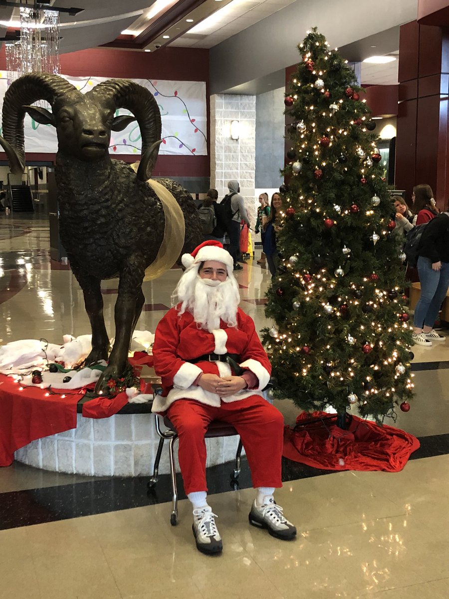OHS_Rams's tweet photo. Thank you Santa for stopping by today to see our OHS students! https://t.co/tuGqm6WH4s