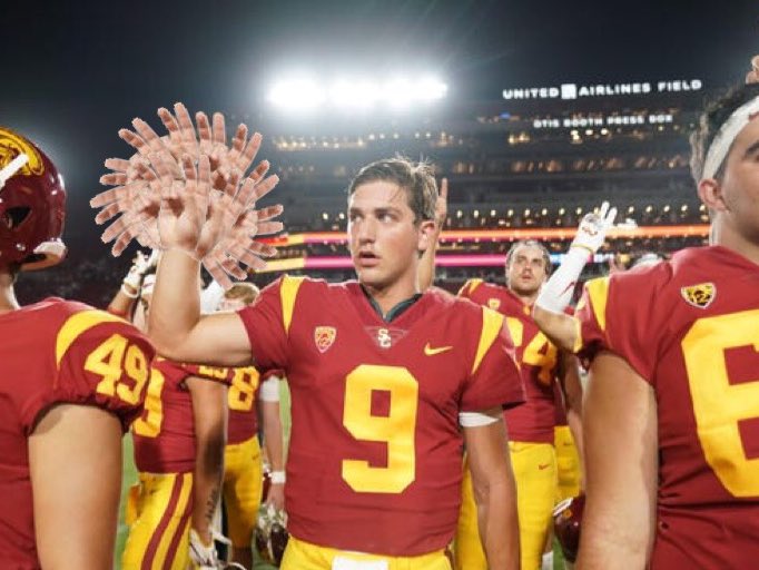 AMP503's tweet photo. Opinion: USC may no longer throw the “two”, as they are no longer even close to 2nd best. #FightOver https://t.co/XzfVTqkEdm