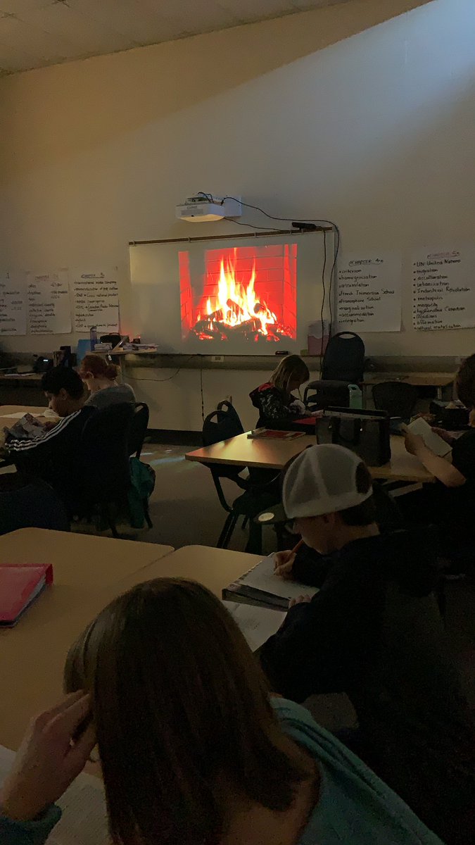 mrs_thefox's tweet photo. Reading fireside today. @WGMurdoch #almosttheholidays #relaxandread https://t.co/sni7xlNCFH