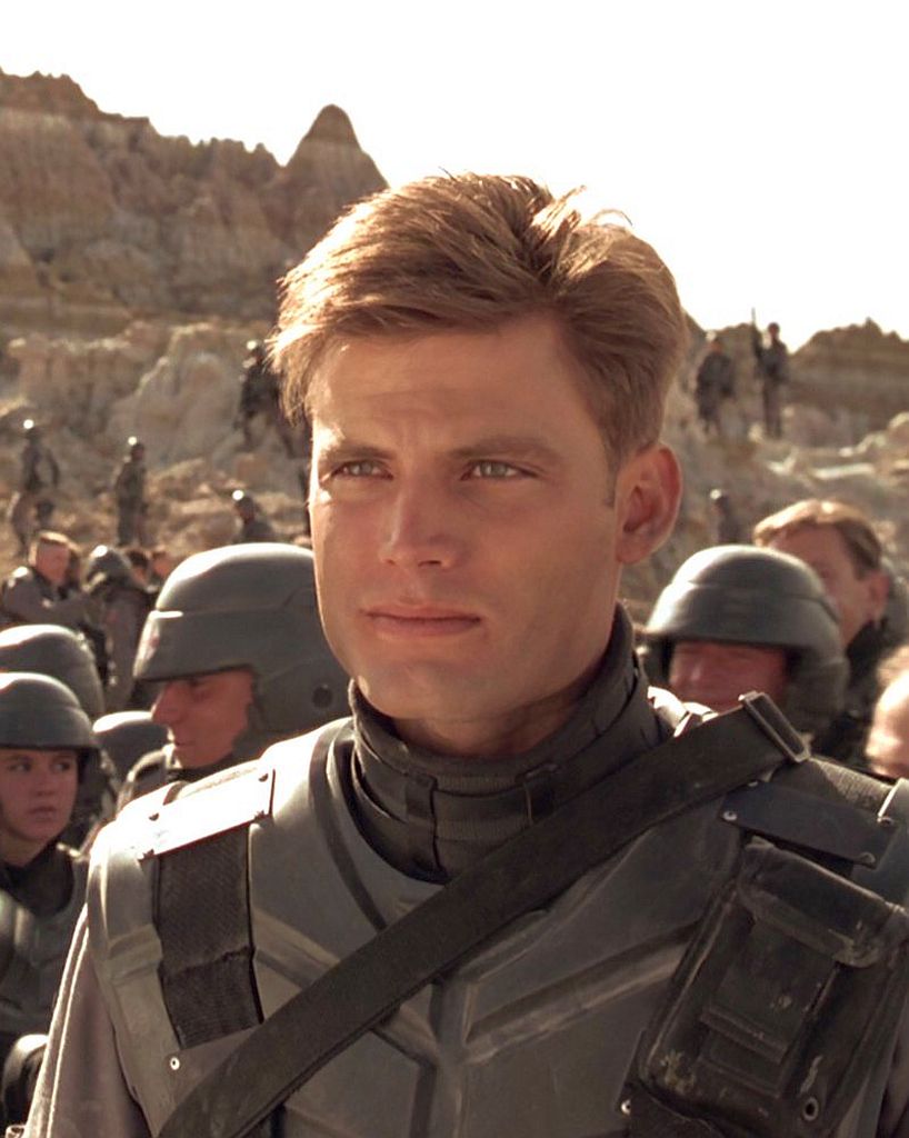 Happy Birthday to Casper van Dien who turns 51 today! Pictured here .in Starship Troopers (1997). 