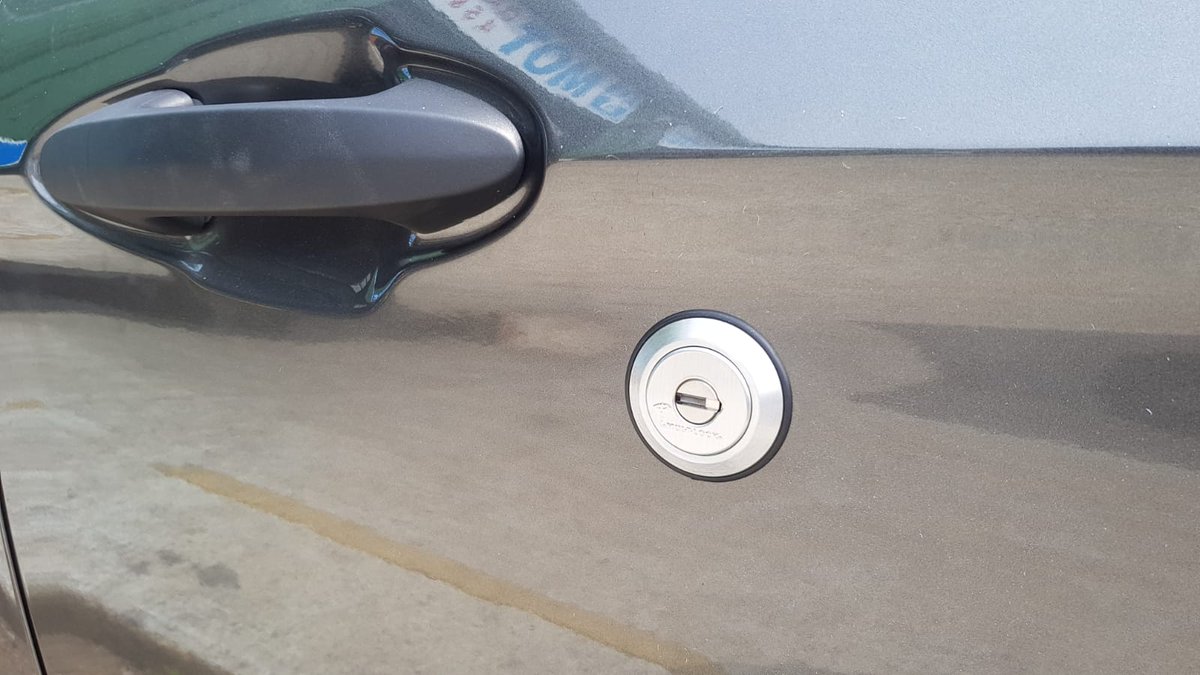 CvsHire's tweet image. Vehicle break-ins increase during the festive period. If you don't feel your vehicle is secure enough, give us a call and we can book you in to get some locks fitted. From #deadlocks to #slamlocks, we have everything your van needs. 🚚🔏🎄🎅🎁

ow.ly/oLeF50xyD2c