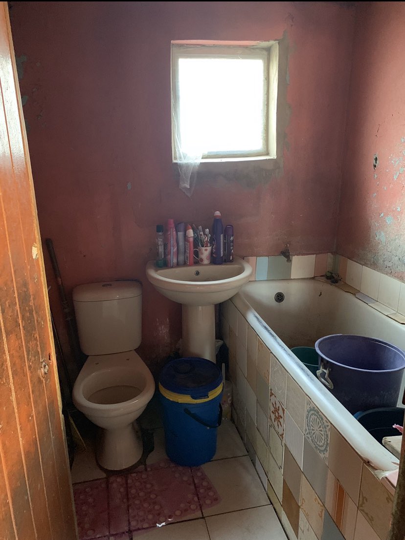LightMakhanya's tweet photo. I still can’t believe this is the same bathroom I was using my whole life. Nkosi ngibonga umusa wakho ❤️ https://t.co/UUI7BcPPiT