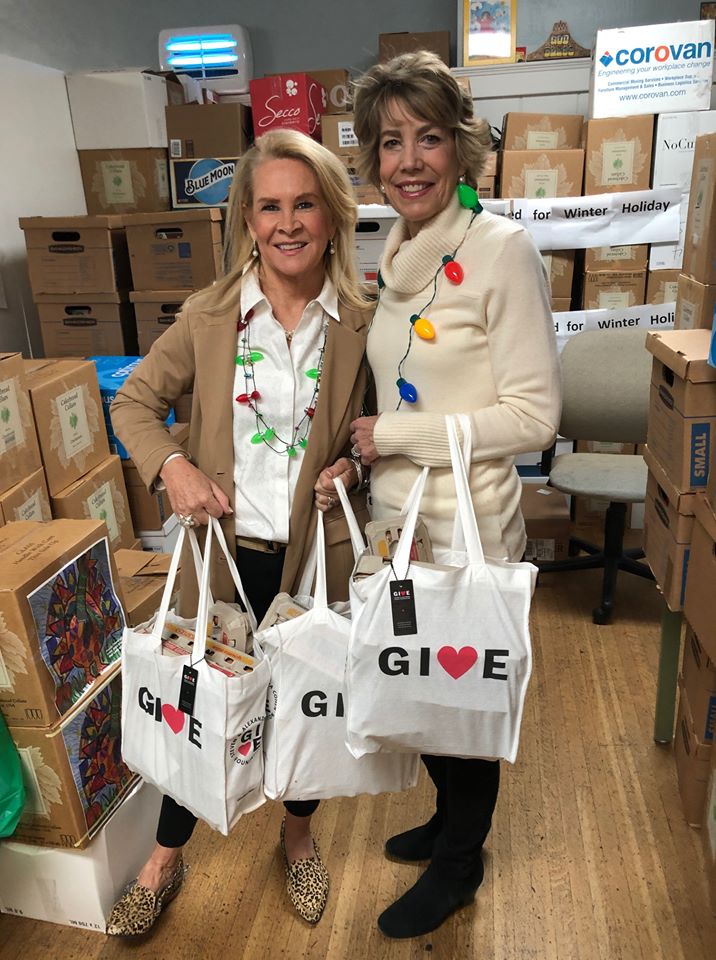 LymeLightFNDN's tweet photo. .@cohengive #lovethegive bags were part of #CALLPrimrose's annual #holidaymealbox program. LymeLight’s @PhyllisBedford &amp; CALL’s Terri Boesch filled the bags w/eggs. 100s of people helped w/this #dayofgiving &amp; 1600+ were served. Wonderful day of 3 foundations #collaboratingforgood https://t.co/kgmnyicAdy