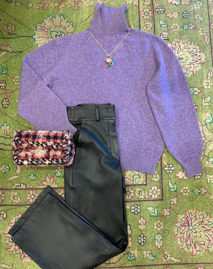 gratusbh's tweet photo. Sunday outfit inspo. 💜 https://t.co/GOOx1THiz4