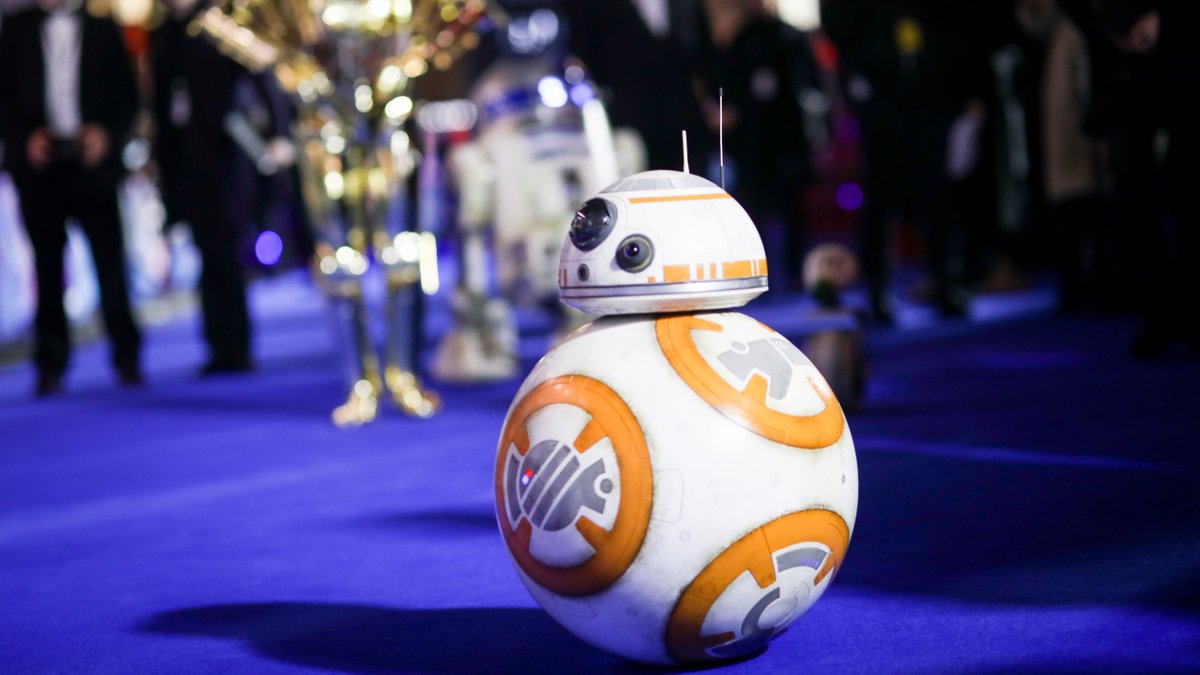 StarWarsUK's tweet image. Check out photos from the European Premiere of Star Wars: #TheRiseOfSkywalker