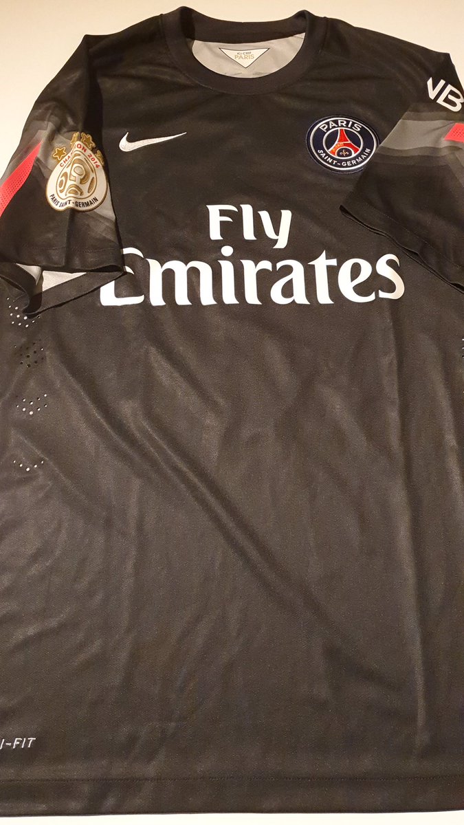 VafcRedDevils's tweet photo. Le quinzième lot mis en jeu lors de l’opération des Restos est un maillot du PSG, patch Champion 2014, Nicolas DOUCHEZ ! #RestosDuCoeur #VAFC #VAFCREDDEVILS #J-2 #DesMaillotsPourLesRestos #Football #Valenciennes #Ligue2 #PSG #Paris #Ligue1 @VAFC @majormadj @Julien_Masson_ https://t.co/XG0I7vHJog