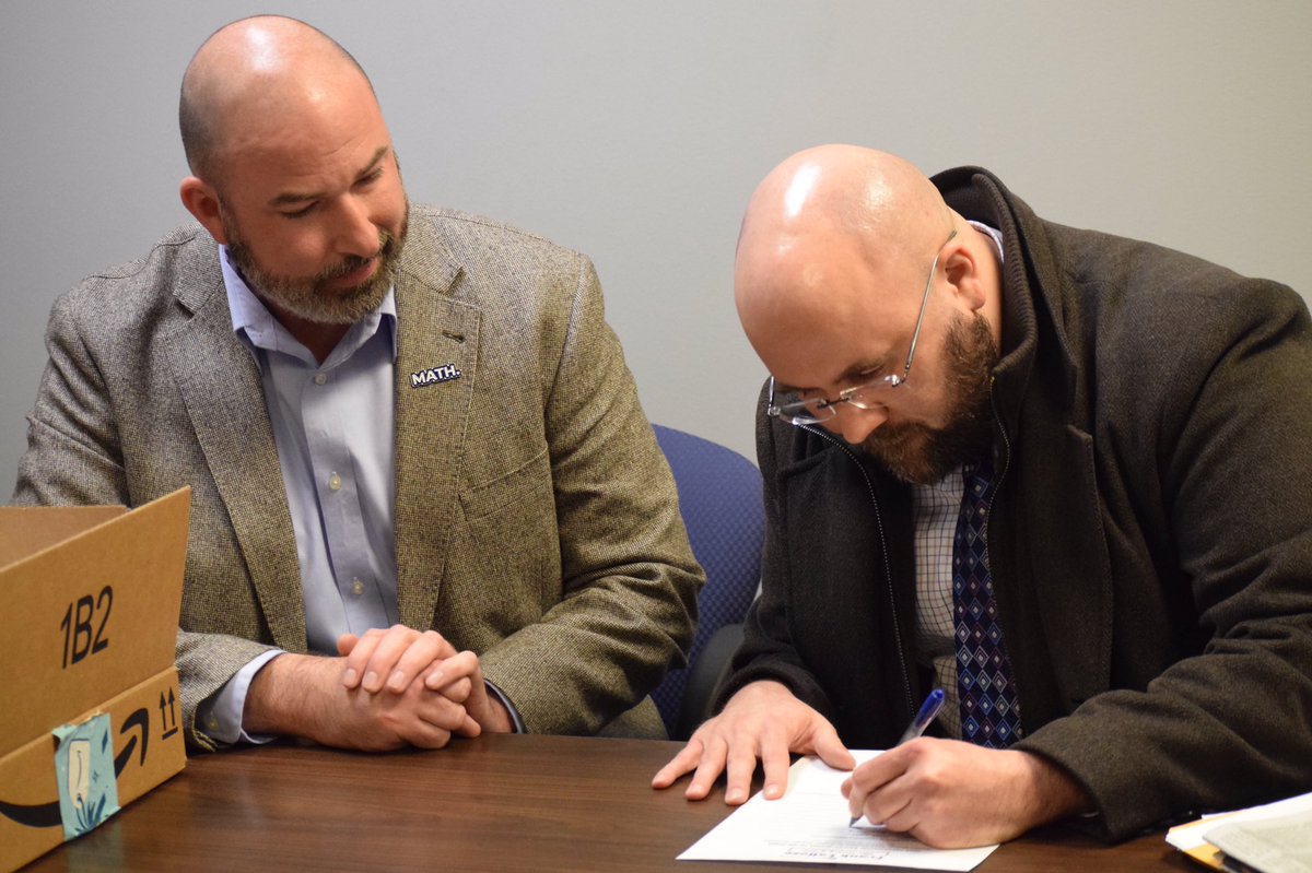 wickersham022's tweet photo. Ohio #YangGang has OFFICIALLY turned in their ballot petition to get @AndrewYang on Ohio’s Primary ballot this March!!! https://t.co/skQKQ6FXlT