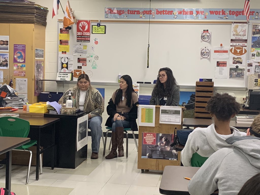 NSITE_CCMCenter's tweet photo. Catalina, Destiny & Sabrina, β19
Nelly, Alex & Leila, β18
@StMarysU @TAMUSanAntonio @UTSA @govista thanks for taking care of our girls!
βBe involved, make connections, start creating your financial health and Take Care of Your MENTAL HEALTH!β
#BCAlumniWeek https://t.co/VvKidGlOHv