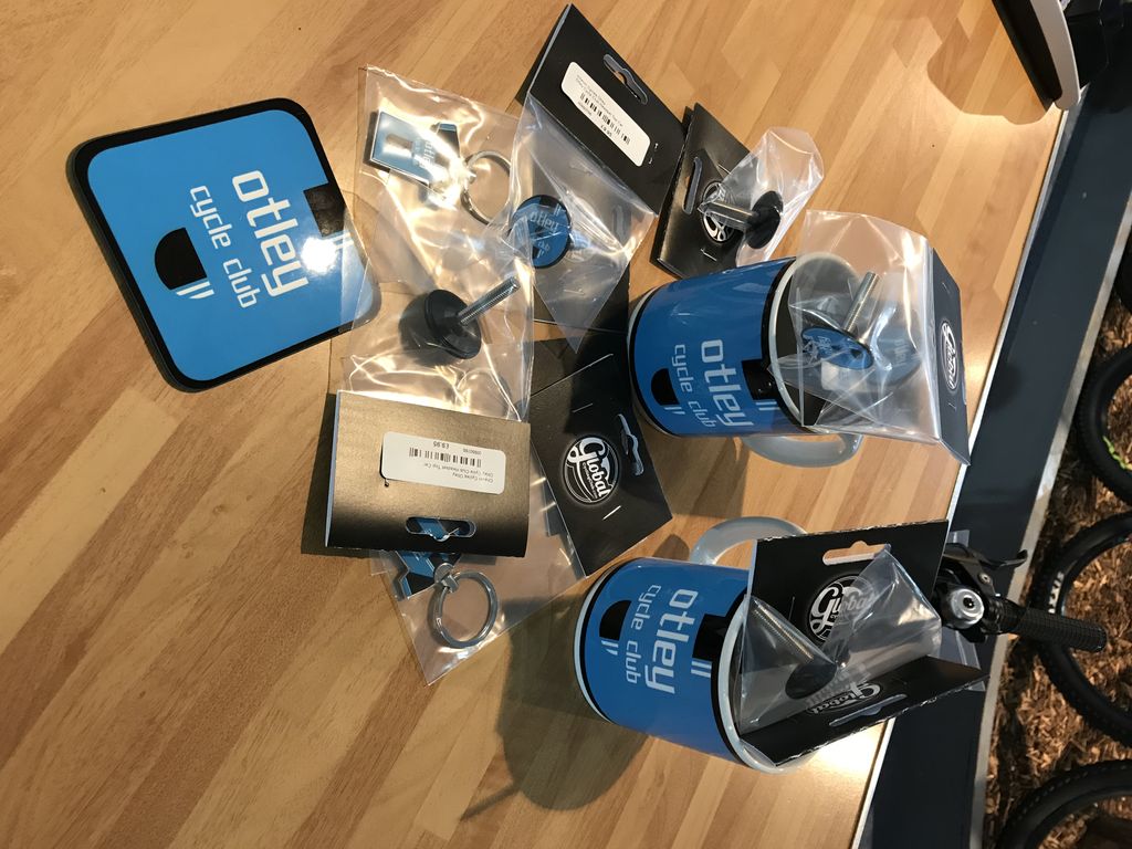 ChevinCyclesLTD's tweet photo. The 2nd drop of @OtleyCycleClub merch has landed in our Otley store, and if the 1st batch was anything to go by it wonβt be around for long! Last minute Christmas Gift? #OtleyCycleClub #Mugs #Coasters #KeyRings #HeadCaps https://t.co/HdV8Pc9ev4
