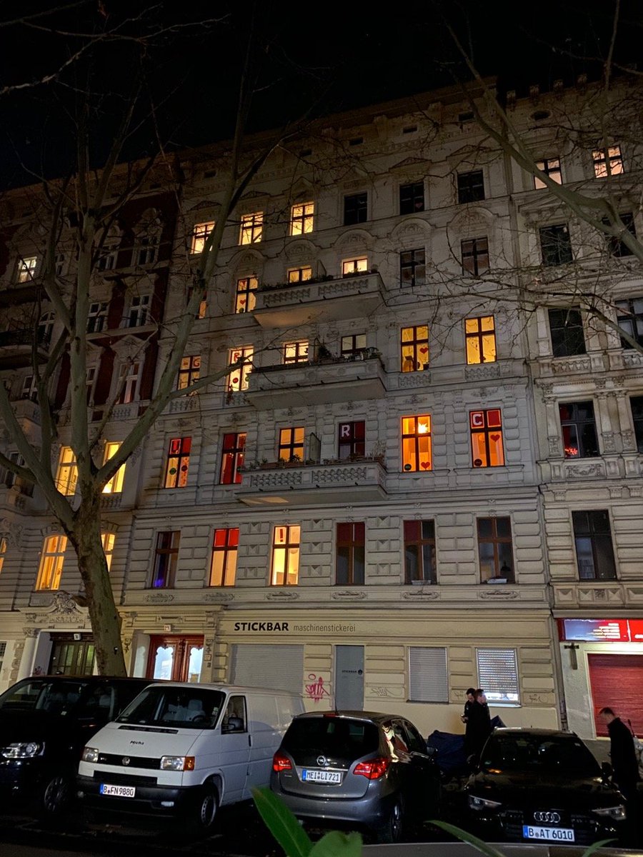 dieffe29's tweet photo. Unser Haus-Adventskalender erstrahlt nach und nach mit immer mehr geöffneten Türchen. Gestern neu im zweiten Stock: das C https://t.co/6zsOcGgcc4