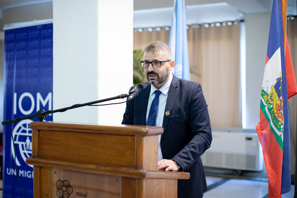 IOMHaiti's tweet image. En raison de la célébration de la Journée International du Migrant, @IOMHaiti  annonce aujourd’hui le lancement du « Rapport d’Analyse de Besoins de la Gouvernance de la Migration » #Haiti #SafePathways #RegularMigration #NapkoreMigranYo #HumanRights