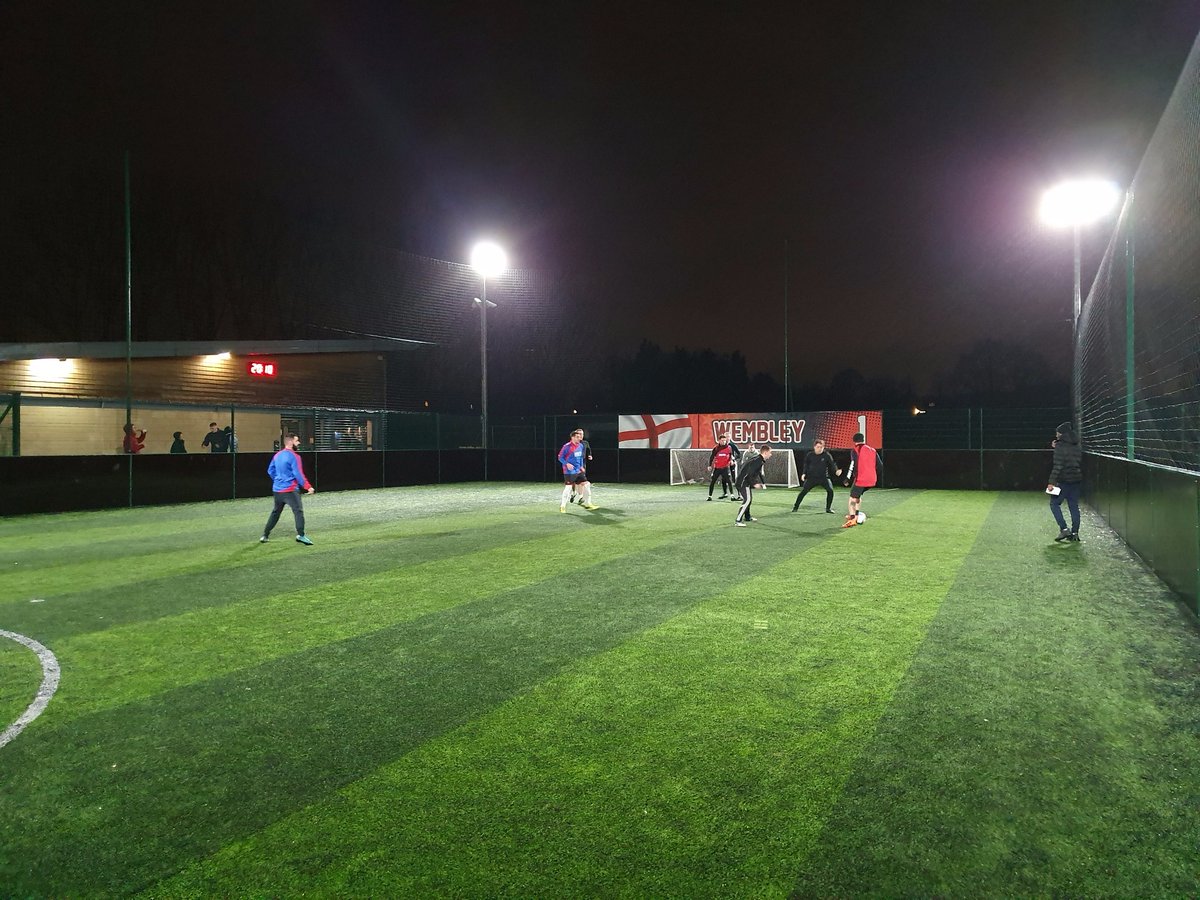 19:45 Kick Off in the Wednesday League.

Still 🌧 but action is still being played to a high level.

Sausage Utd 2.0 Vs YSADs Utd on pitch one

#bonusgame #nextlevelfootball #tolworth #football