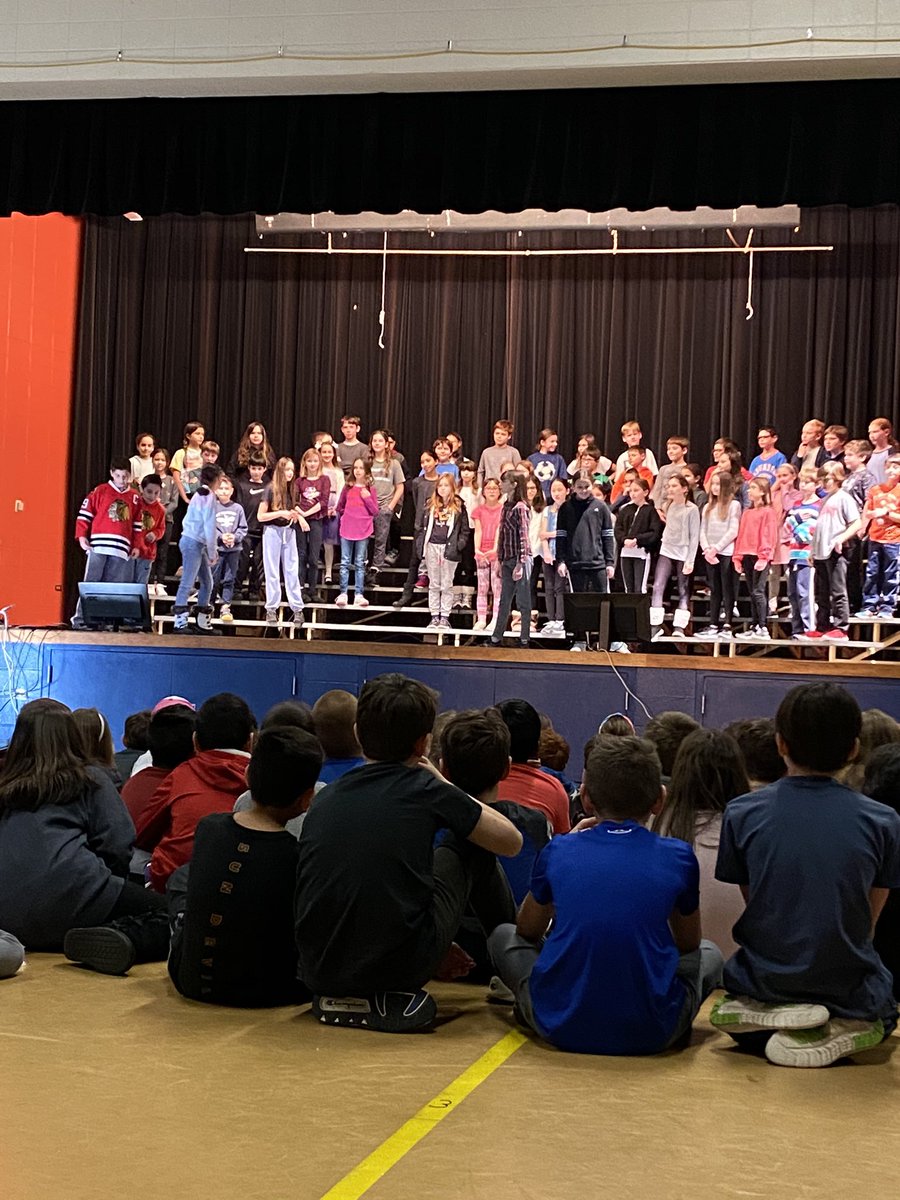 This makes me so happy! DHS Choraliers and 5th grade! ❤️