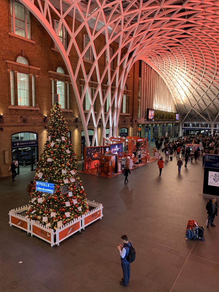 emilyhanscam's tweet photo. Had a lovely time at @TAG_UCL_IoA #tag2019ucl, fantastic job @andy_n_gardner &amp; Co, enjoying festive Kings Cross before the train north! https://t.co/0gorcFKlZd