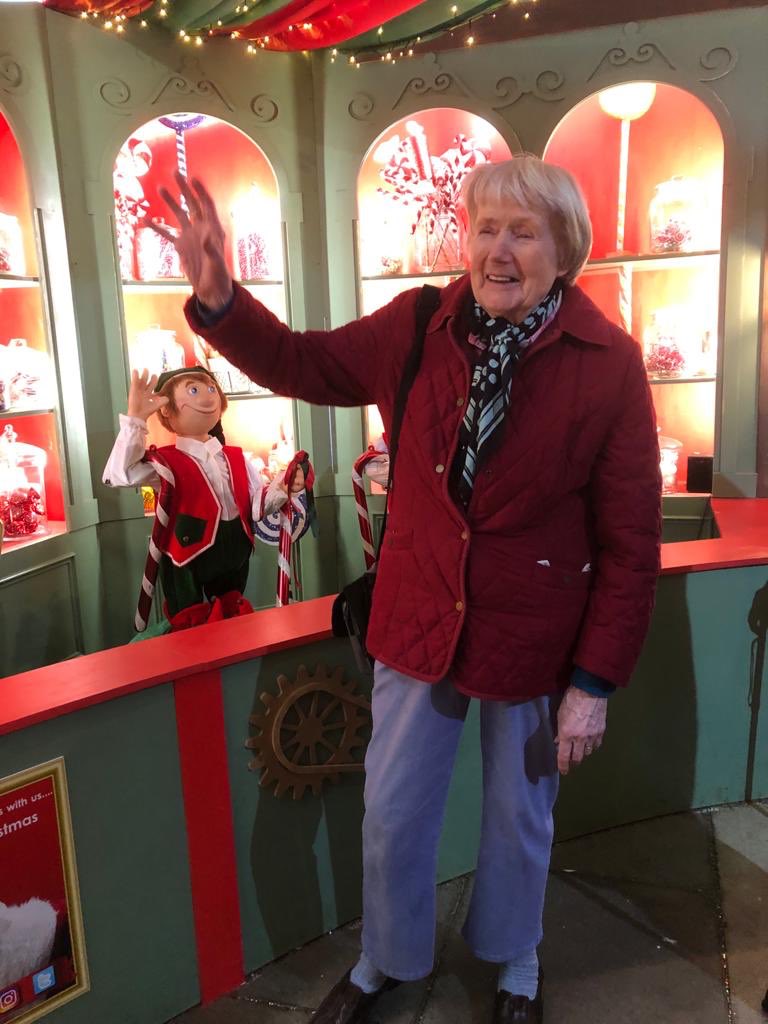 PrioryCourtCare's tweet photo. Our lovely residents enjoying a festive day out at Chessington Garden Centre🎄☃️#festive #christmas #grotto #santaclaus #santa #residents #happy #love #family #smiles #thefuturecaregroup #snowman #merry #lovely #fun https://t.co/PL1qZkes4V