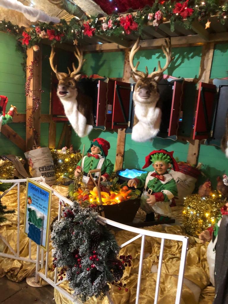 PrioryCourtCare's tweet photo. Our lovely residents enjoying a festive day out at Chessington Garden Centre🎄☃️#festive #christmas #grotto #santaclaus #santa #residents #happy #love #family #smiles #thefuturecaregroup #snowman #merry #lovely #fun https://t.co/PL1qZkes4V