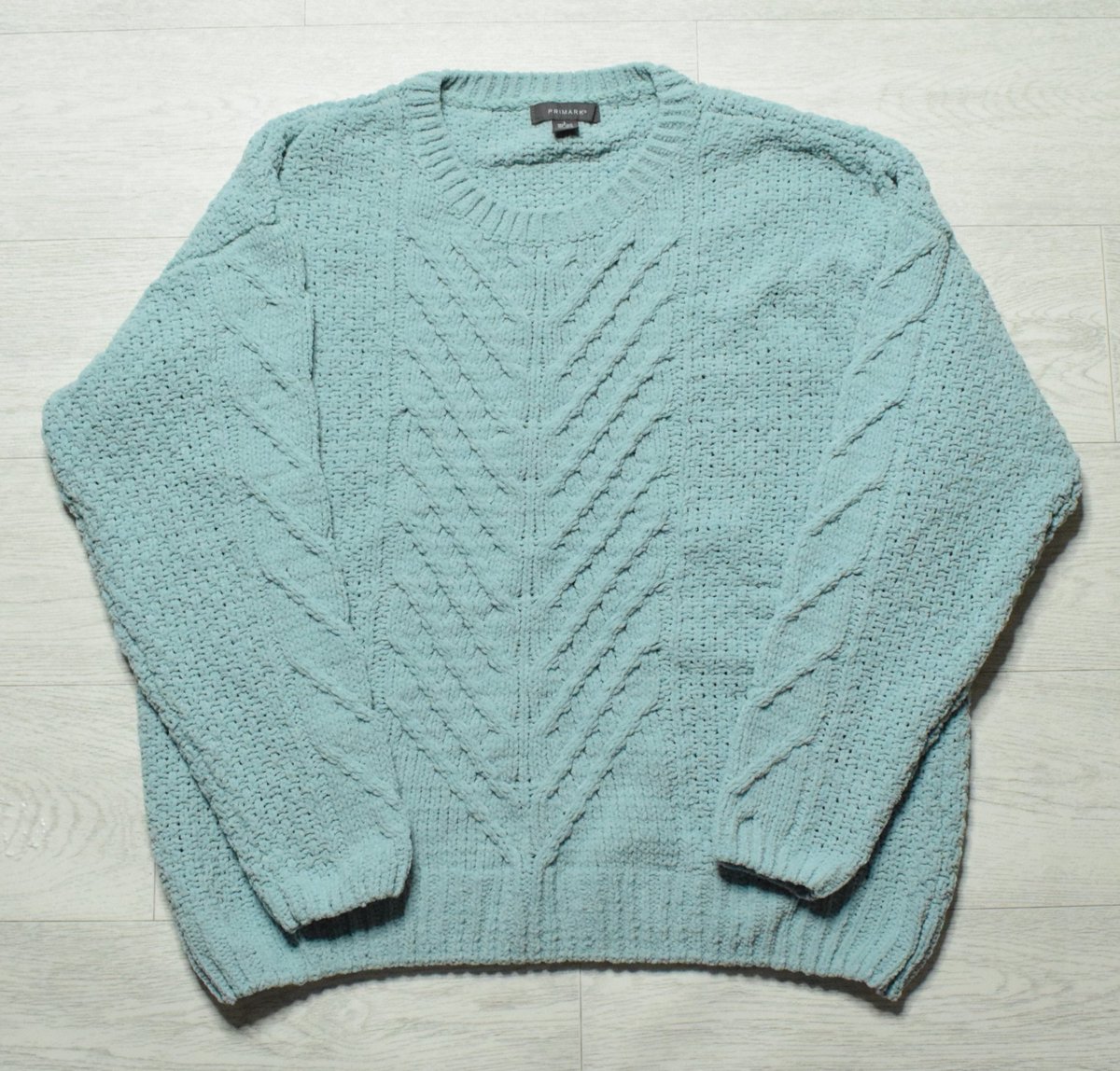 theclearoutstor's tweet photo. COSY UP FOR CHRISTMAS โ
In a range of knit sweaters for all sizes.
Shown above are NEW IN today in our 14-16 range๐ at only ยฃ4.99 each ๐
#cosyupforchristmas #knitsweaters #cheapclothing #excellentcondition https://t.co/wZ8hrTlpkQ