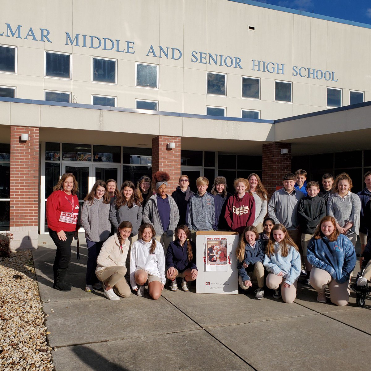 MrsJuris's tweet photo. Delmar NJHS students give to Toys for Tots before departing for the service trip to go Christmas Caroling at the Delmar Nursing Home today! https://t.co/Nu9a5CBdKU