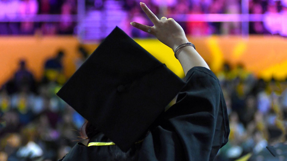 CalStateLA's tweet photo. Shoutout to our December #CalStateLA grads! We can't wait to celebrate all your hard work and accomplishments at Commencement in May. 😁🎓🎉 https://t.co/3wNxZINLDv
