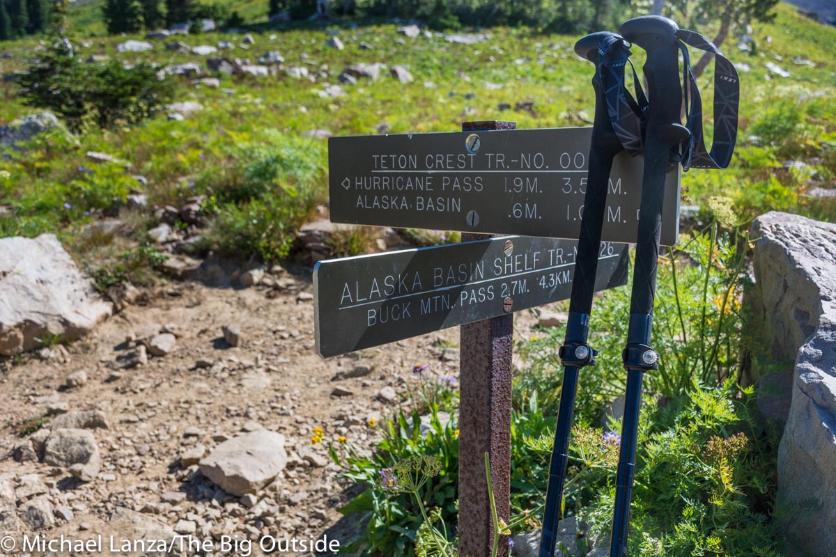 Planning some serious #hiking and #backpacking? Get #trekking poles that are strong, light, and highly packable. My review of the <a href="/LEKIUSA/">LEKI USA</a> Micro Vario Carbon Black Series: bit.ly/2Z2gs6T @MoosejawMadness