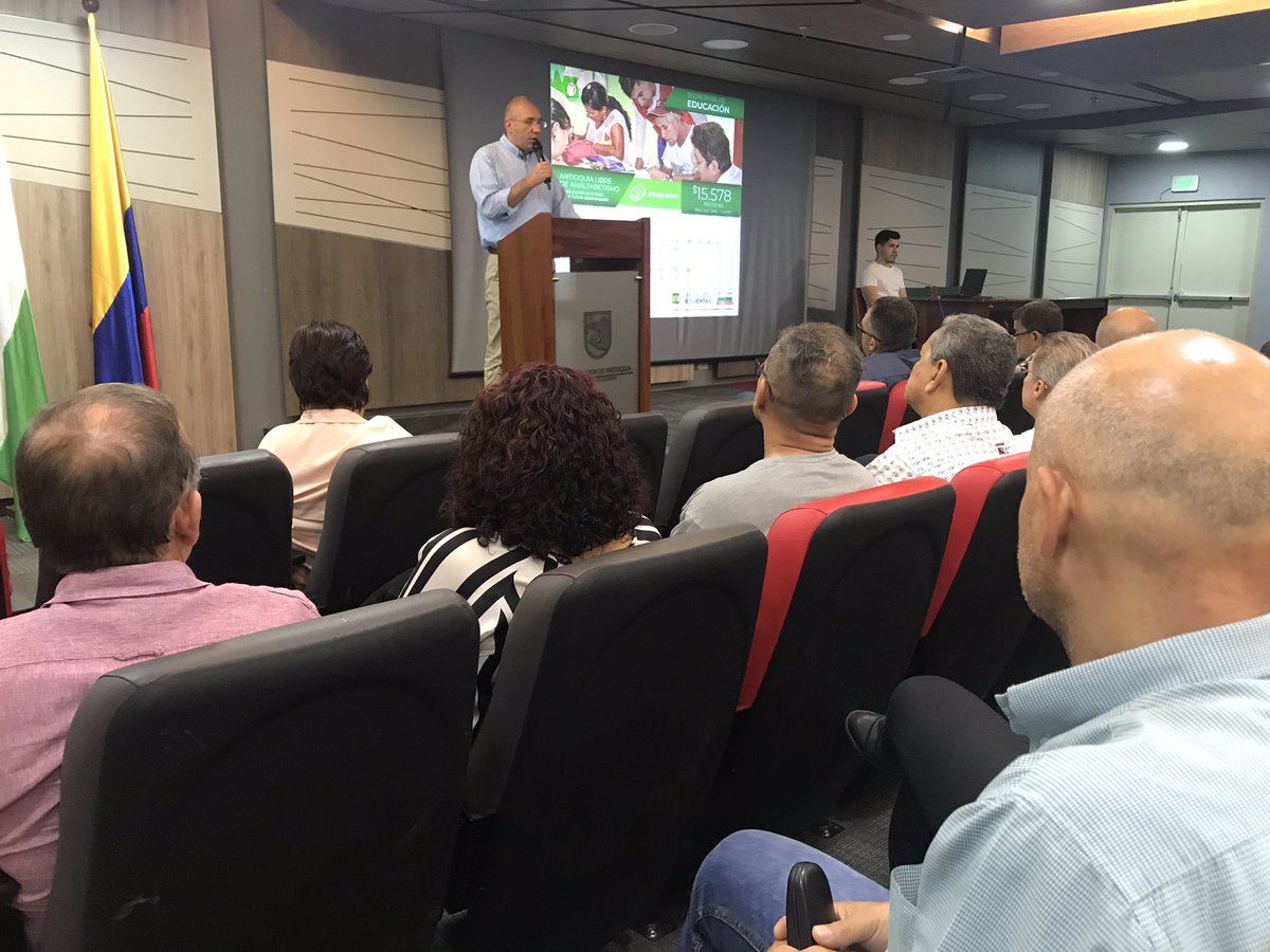 SecEducacionAnt's tweet photo. #SeEduca | Inicia la Rendición de Cuentas de la Secretaría de Educación Departamental a cargo del Secretario Néstor David Restrepo Bonnett. https://t.co/GyIOk1AHLv