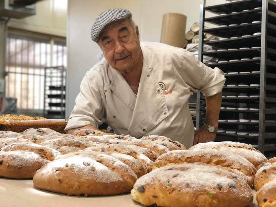 Confitasturias's tweet photo. Panettones y Stollen #dulcesnavideños tradicionales de Italia y Alemania en @Confitasturias @LaGourmandise_ @LaMasera_Leon #leonesp y tienda del obrador en Trobajo #Navidad2019 🎅🎅 https://t.co/AGpMFiiYJv