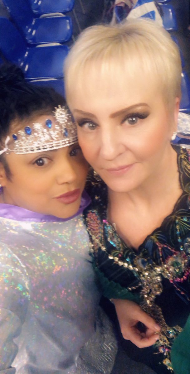 BraeviewR's tweet photo. Oh no she didn’t..... oh yes she did.... it’s panto season #wearebraeview - roll on tomoz everybody!!! Staff panto!! 😍 https://t.co/7KV66onmGz