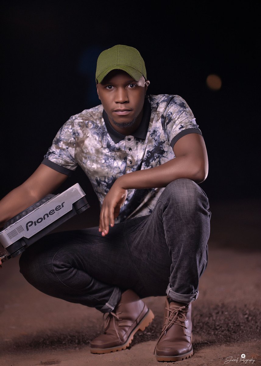 SharifPhotograp's tweet photo. Meet Dj
....
.
@xklusivedrin
Sharif photography 
BOOK NOW 
0751398402 https://t.co/2CyIUqQ1PP