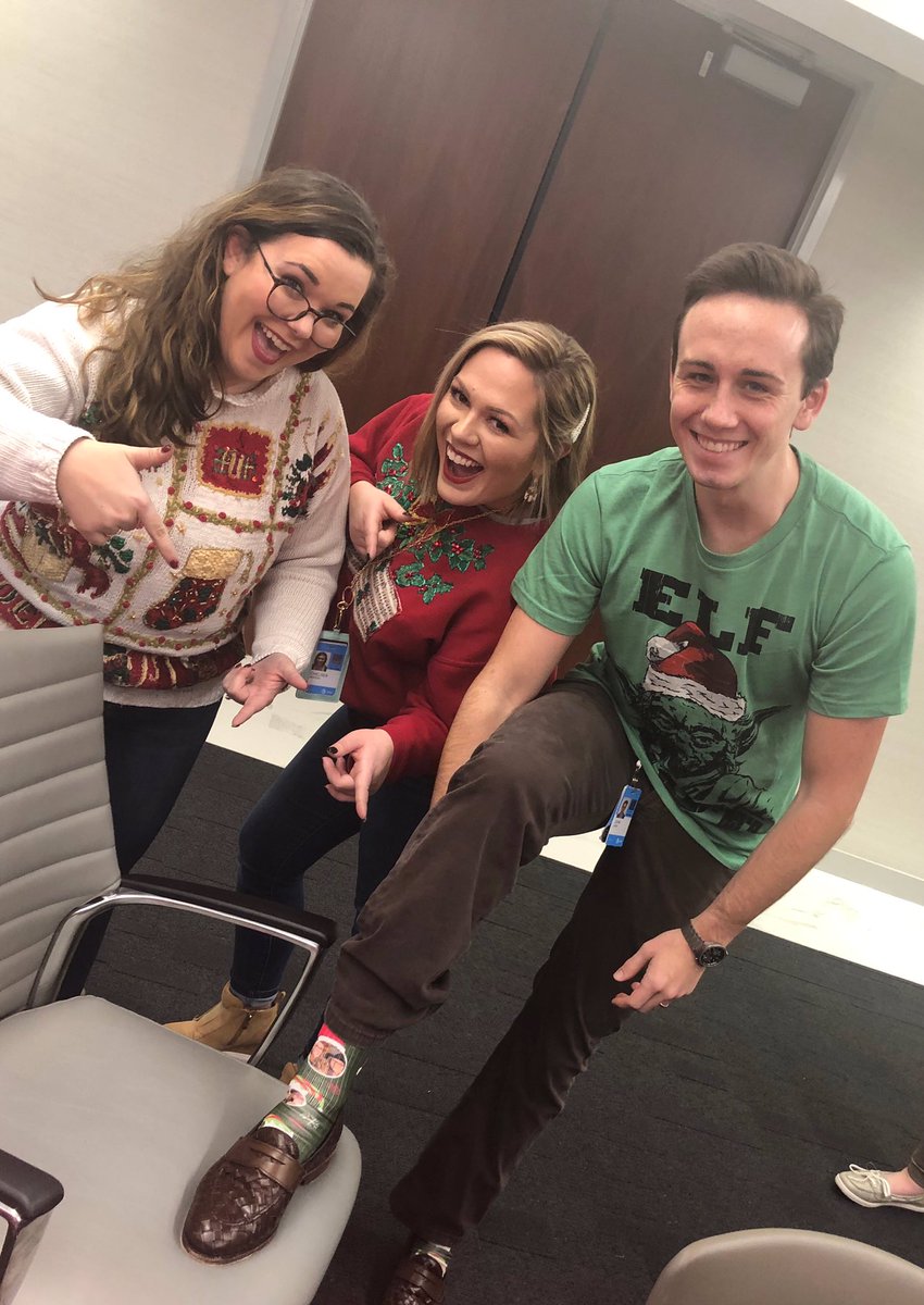 _ChelseaDeaton's tweet photo. 2019 had a lot of change. Gaining this work fam is one Iโm so thankful for! @Chris_Jayne_ got socks with mine and @ToriCiprianoโs face on them & its my fav gift given yet! ๐ฅฐ๐ @AshleyBSiller #GSCFire๐ฅ #JayneTrain #ChooChoo @ATT #LifeAtATT https://t.co/oovROliW9N