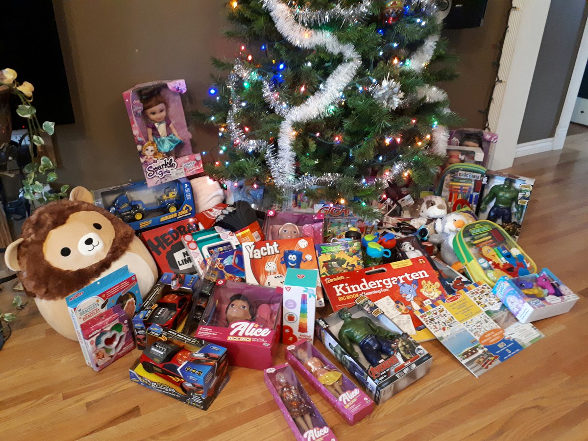 EGADZYOUTHCENTR's tweet photo. Thank you to Crocus Ridge Cattle for the Christmas presents for little ones again this year!! There will be lots of excited kids when they unwrap these gifts, sure appreciate you thinking of us https://t.co/hl6XYSB7EM