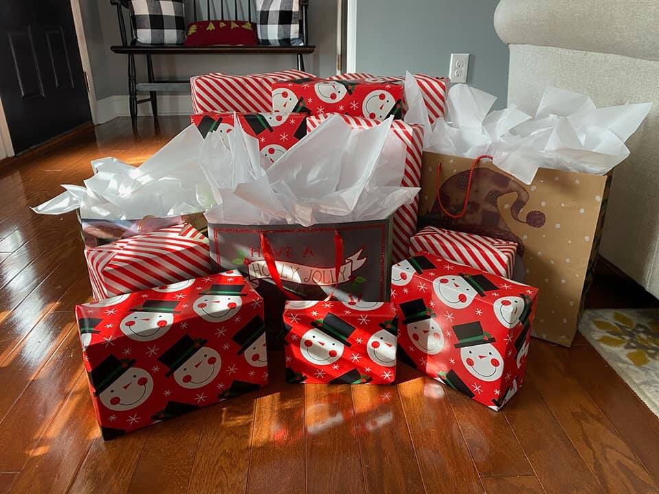 HallsMiddlePTA's tweet photo. With your support of the PTA we were able to sponsor two families from our school this Christmas and get everything on their list! Thank you for the support! #HMSAllIn @HallsMiddle https://t.co/JKyWJz3LHw