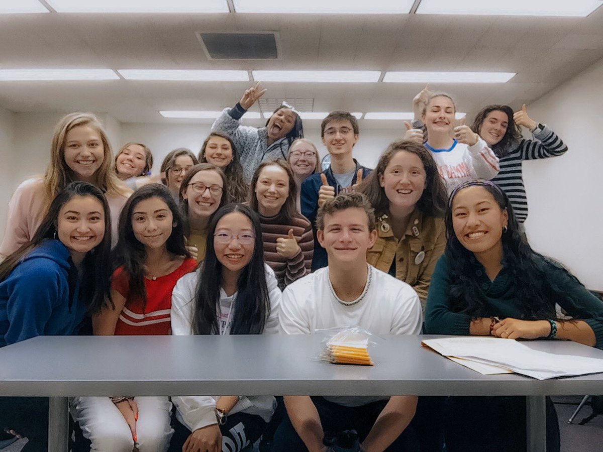 sofiairigoyennn's tweet photo. love u all, fig forever #uwj201 https://t.co/EJ31T4pYko