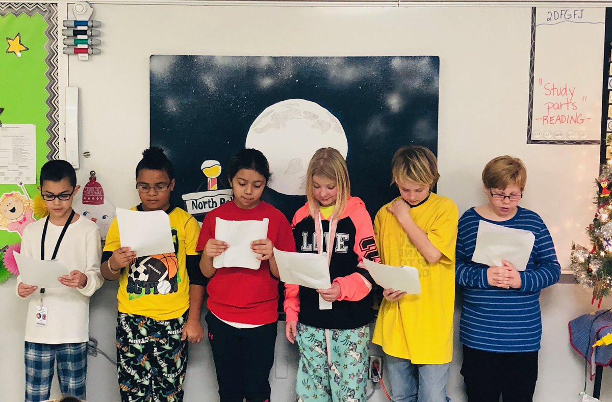 klknr25's tweet photo. Best day of the year! #readerstheater #olivetheotherreindeer #reindeernames #wesclinwarriors https://t.co/ErruHLeMXR