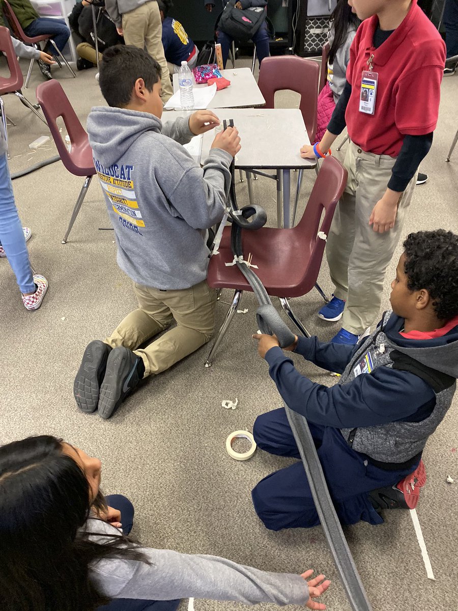 DLo_WDE_AlSD's tweet photo. #awestem days with @YgbInt #StEM students building roller coasters using marbles and tubing. #handsonlearning #STEM #buildacoaster @aliefstem @Alief_SLE https://t.co/kicgKCC3Tp