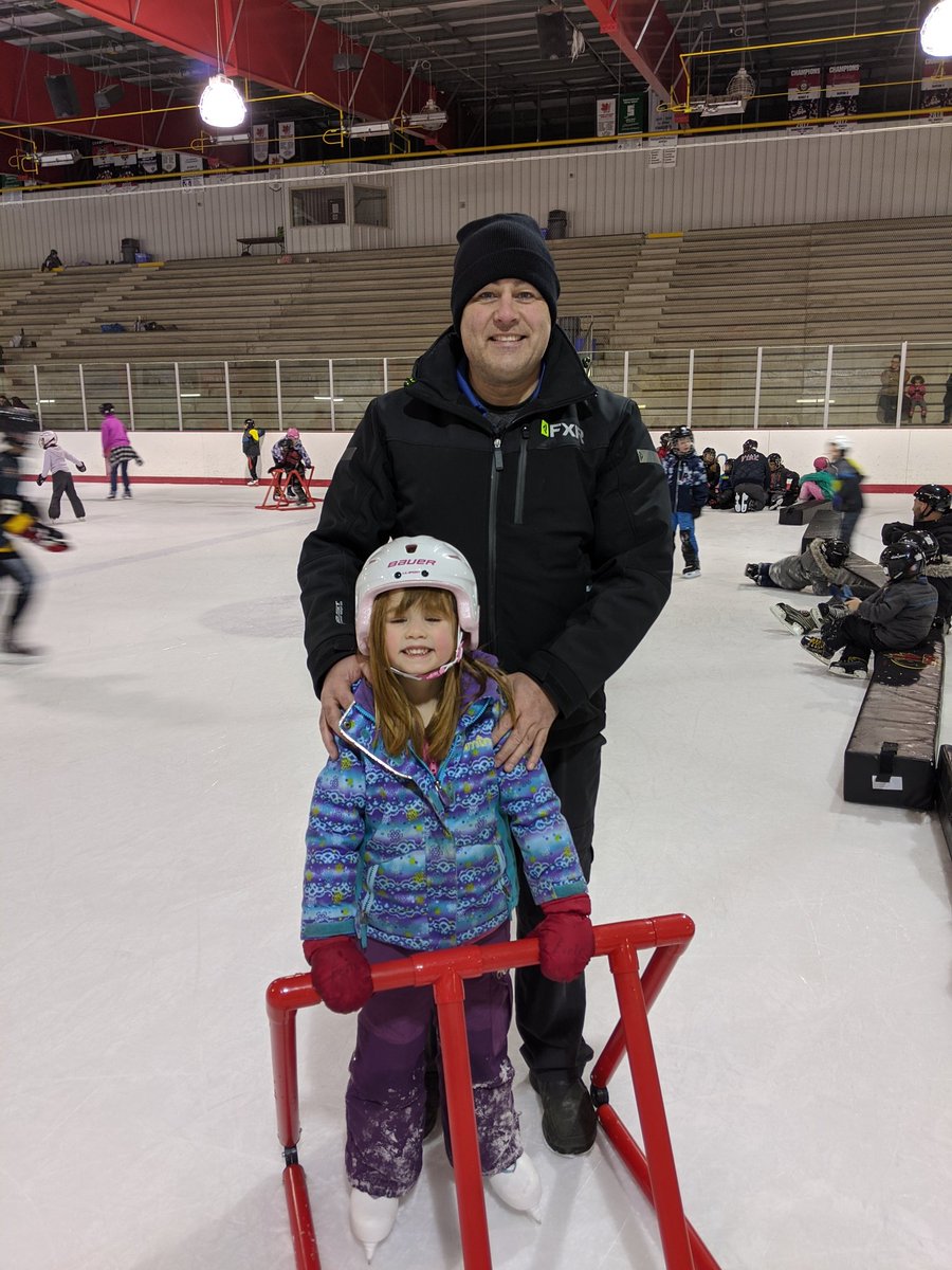 Notre sortie annuelle  de bienveillance fut un succès!! Un grand merci à <a href="/MmeRaphaelle/">Mme Raphaëlle</a>  et <a href="/marieclauderoy6/">Marie-Claude Roy</a>  d'avoir coordonné cette belle activité et autre grand merci aux bénévoles! #sunirpourreussir <a href="/ecolecatholique/">CECCE</a> <a href="/bertrma/">Marc Bertrand</a>