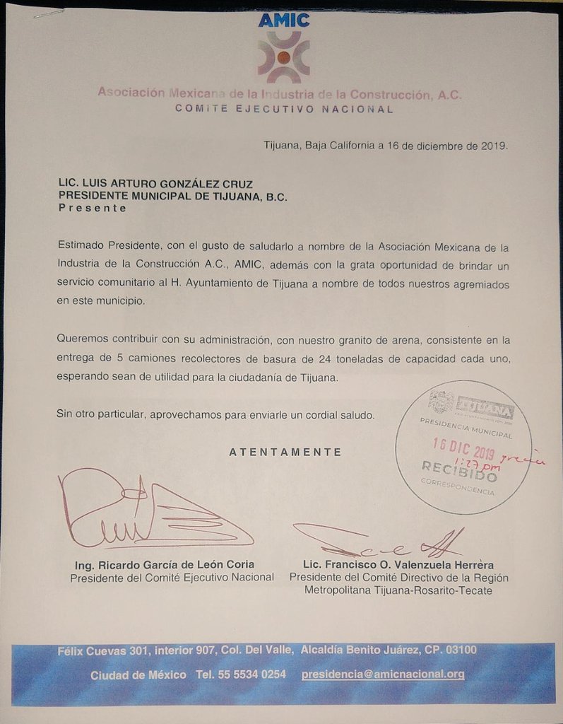 El Ing Ricardo García de León Coria Presidente Nacional de AMIC hace entrega de 5 camiones de basura al alcalde Arturo  González de Tijuana BC en un acto de generosidad y participación ciudadana propositiva.