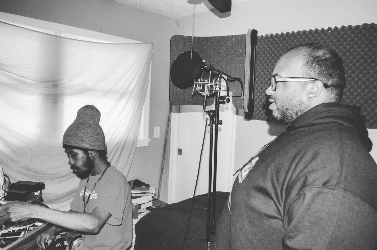 BDaManTheRapper's tweet photo. Working & studying the craft at the same damn time!
📸: @DudeProds
#IBDaMan
#OutNow
#LinkInBio
#BDaMan
#FlourishSeason
#music
#artist
#HipHop
#Rap
#finalsweek
#Minneapolis
#Minnesota https://t.co/lNy6oUnN0s