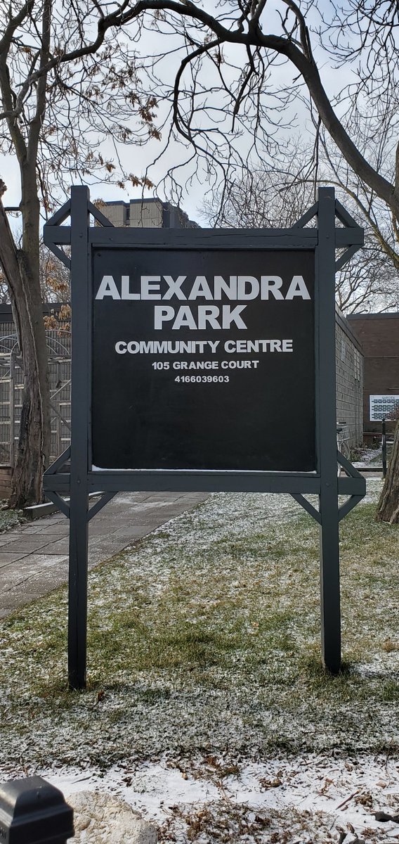 Kuokster's tweet photo. Second drop off, @AlexandraParkCC.  
Without your support, your community would not be what it is today. #HappyHolidays   

#toronto #HowWeDoItTPS #LESM #smiles https://t.co/xlo3M0nnkw