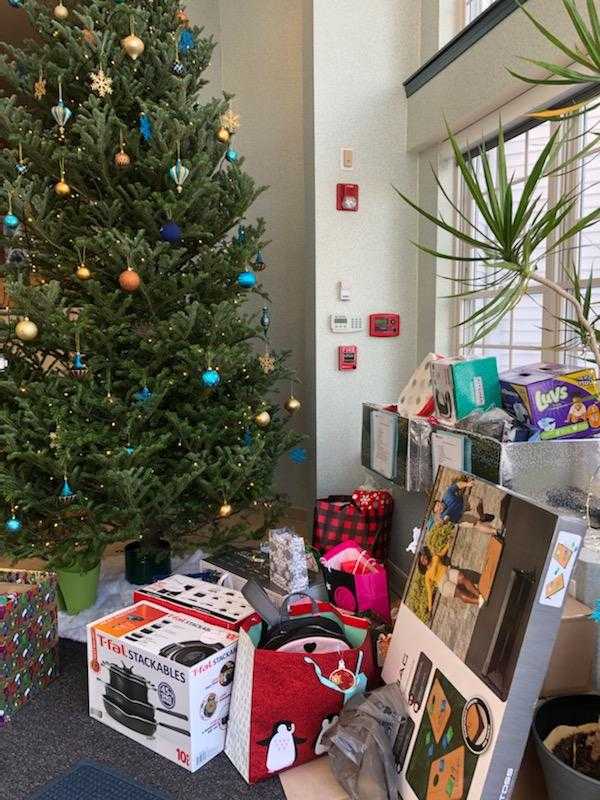 RedikerSoftware's tweet photo. Today Rediker elves delivered gifts and essentials to Open Pantry Community Services, Inc. Teen Parent Program and Christina's House, two shelters for women and children in Springfield, MA. ‘Tis the season of giving! ❤️ #redikercares #tistheseason #givingback #wmass #openpantry https://t.co/zTvNFMM5pT