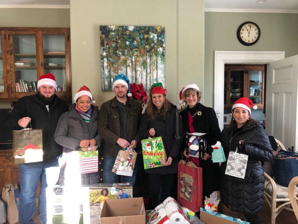 RedikerSoftware's tweet photo. Today Rediker elves delivered gifts and essentials to Open Pantry Community Services, Inc. Teen Parent Program and Christina's House, two shelters for women and children in Springfield, MA. ‘Tis the season of giving! ❤️ #redikercares #tistheseason #givingback #wmass #openpantry https://t.co/zTvNFMM5pT