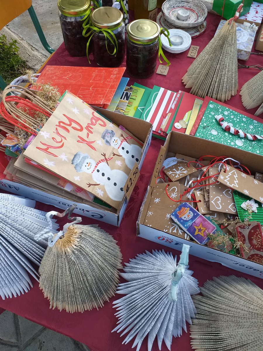 VictoriaW_gr's tweet photo. Handmade environmentally friendly gifts #sustainablechristmas #environmentalclub #bazaar https://t.co/TgRn7xE421
